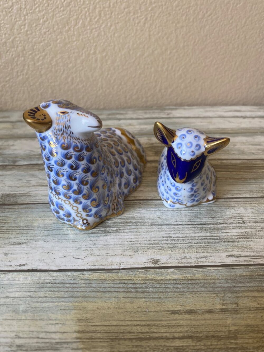 Set of 2 1994 Royal Crown Derby Imari Ram and Lamb Paperweights w/Gold Stopper - Picture 2 of 15